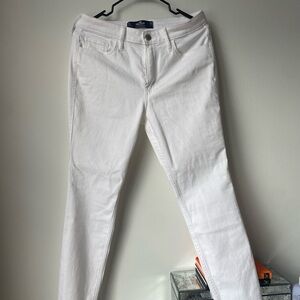 Brand new white jeans from Hollister brand. Never worn.